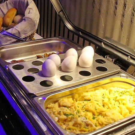 Hotel Wippertal - Voll Klimatisiert Бернбург Екстериор снимка