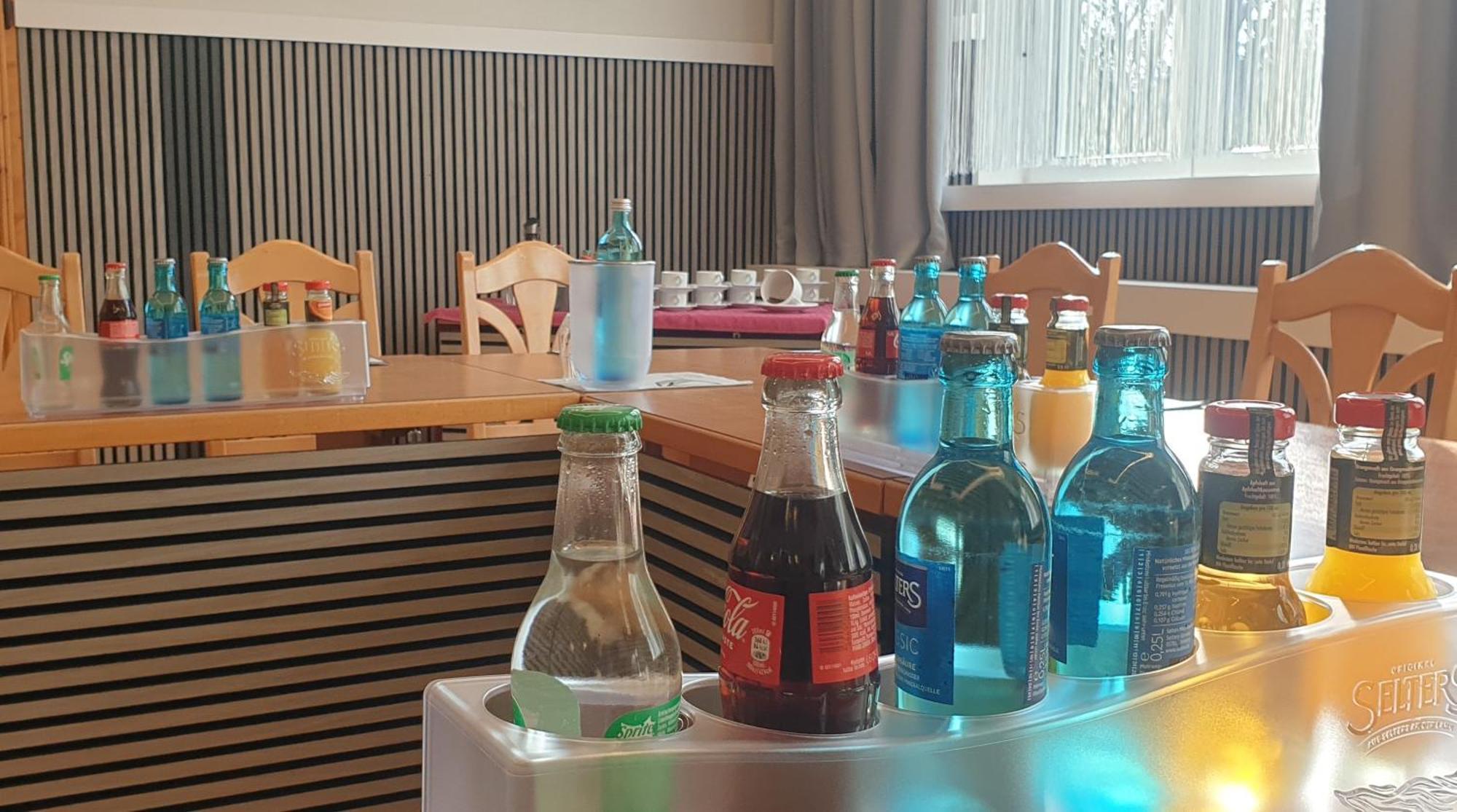 Hotel Wippertal - Voll Klimatisiert Бернбург Екстериор снимка